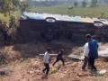Nagpur School Bus Accident: One Student Dead, Several Injured as Vehicle Overturns on Way to Picnic - Hindi News | Nagpur School Bus Accident: One Student Dead, Several Injured as Vehicle Overturns on Way to Picnic | Latest maharashtra News at Lokmattimes.com