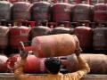 Domestic cylinder price has doubled in last 8 years! - Hindi News | Domestic cylinder price has doubled in last 8 years! | Latest national News at Lokmattimes.com