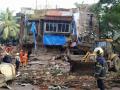 Mumbai: Three dead in Kurla building collapse - Hindi News | Mumbai: Three dead in Kurla building collapse | Latest mumbai News at Lokmattimes.com