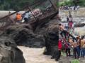 Bridge Over Indrayani River Near Pune Collapses; Several Tourists Feared Drowned (Watch Video) - Hindi News | Bridge Over Indrayani River Near Pune Collapses; Several Tourists Feared Drowned (Watch Video) | Latest pune News at Lokmattimes.com