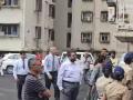 Air India Crash: Businessman Niranjan Hiranandani Pays Final Respects to Captain Sumeet Sabharwal in Mumbai - Hindi News | Air India Crash: Businessman Niranjan Hiranandani Pays Final Respects to Captain Sumeet Sabharwal in Mumbai | Latest mumbai News at Lokmattimes.com