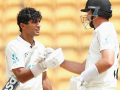 IND vs NZ, 1st Test: New Zealand Bowled Out for 402, Secures 356-Run Lead Against India on Day 3 - Hindi News | IND vs NZ, 1st Test: New Zealand Bowled Out for 402, Secures 356-Run Lead Against India on Day 3 | Latest cricket News at Lokmattimes.com