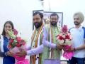 Olympic Medalists Manu Bhaker and Sarabjot Singh Meet Haryana CM Nayab Singh Saini (Watch Video) - Hindi News | Olympic Medalists Manu Bhaker and Sarabjot Singh Meet Haryana CM Nayab Singh Saini (Watch Video) | Latest national News at Lokmattimes.com