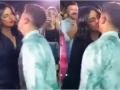 Viral Video! Priyanka & Nick's concert kiss breaks the internet - Hindi News | Viral Video! Priyanka & Nick's concert kiss breaks the internet | Latest entertainment News at Lokmattimes.com