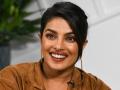 Coronavirus: Priyanka Chopra donates 10,000 pairs of footwear to healthcare workers in India and US - Hindi News | Coronavirus: Priyanka Chopra donates 10,000 pairs of footwear to healthcare workers in India and US | Latest entertainment News at Lokmattimes.com