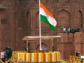Independence Day 2024: PM Narendra Modi Hoists National Flag at Red Fort (Watch Video) - Hindi News | Independence Day 2024: PM Narendra Modi Hoists National Flag at Red Fort (Watch Video) | Latest national News at Lokmattimes.com