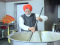 PM Modi Serves Langar at Gurudwara Patna Sahib in Patna (Watch) - Hindi News | PM Modi Serves Langar at Gurudwara Patna Sahib in Patna (Watch) | Latest national News at Lokmattimes.com