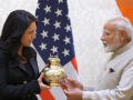 PM Modi Gifts Gangajal From Mahakumbh to US Intelligence Chief Tulsi Gabbard (Watch Video) - Hindi News | PM Modi Gifts Gangajal From Mahakumbh to US Intelligence Chief Tulsi Gabbard (Watch Video) | Latest national News at Lokmattimes.com