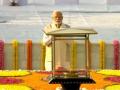 PM Narendra Modi Pays Tribute to Mahatma Gandhi, Lal Bahadur Shastri on Birth Anniversary - Hindi News | PM Narendra Modi Pays Tribute to Mahatma Gandhi, Lal Bahadur Shastri on Birth Anniversary | Latest national News at Lokmattimes.com