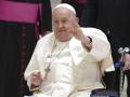 Pope Francis Health Update: 88-Year-Old Pontiff Remains Critical As Respiratory Illness Worsens - Hindi News | Pope Francis Health Update: 88-Year-Old Pontiff Remains Critical As Respiratory Illness Worsens | Latest international News at Lokmattimes.com