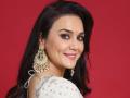 Preity Zinta dresses up as Santa Claus ahead of IPL 2023 auctions decorates Christmas tree - Hindi News | Preity Zinta dresses up as Santa Claus ahead of IPL 2023 auctions decorates Christmas tree | Latest entertainment News at Lokmattimes.com