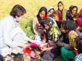 UP Assembly Elections 2022: Priyanka Gandhi meets working women from agriculture field - Hindi News | UP Assembly Elections 2022: Priyanka Gandhi meets working women from agriculture field | Latest politics News at Lokmattimes.com