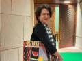 MP Priyanka Gandhi Carry "Palestine" Handbag in Parliament; Draws Praise from Former Pakistani Minister - Hindi News | MP Priyanka Gandhi Carry "Palestine" Handbag in Parliament; Draws Praise from Former Pakistani Minister | Latest national News at Lokmattimes.com