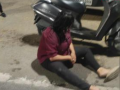 Pune: Drunken Woman Creates Ruckus at Jagtap Chowk, Video Goes Viral - Hindi News | Pune: Drunken Woman Creates Ruckus at Jagtap Chowk, Video Goes Viral | Latest pune News at Lokmattimes.com
