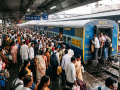Maharashtra: Holiday Rush Fills Up Trains; 577 Special Services Added in Pune Division - Hindi News | Maharashtra: Holiday Rush Fills Up Trains; 577 Special Services Added in Pune Division | Latest pune News at Lokmattimes.com
