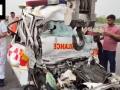 Amethi Ambulance Accident: 5 Killed, One Injured After Vehicle Carrying Body From Haryana to Ghazipur Collides With Truck on Purvanchal Expressway - Hindi News | Amethi Ambulance Accident: 5 Killed, One Injured After Vehicle Carrying Body From Haryana to Ghazipur Collides With Truck on Purvanchal Expressway | Latest national News at Lokmattimes.com