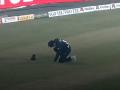 Rachin Ravindra Left Bleeding After Ball Hits His Forehead While Attempting Catch During PAK vs NZ ODI 2025 (Watch Videos) - Hindi News | Rachin Ravindra Left Bleeding After Ball Hits His Forehead While Attempting Catch During PAK vs NZ ODI 2025 (Watch Videos) | Latest cricket News at Lokmattimes.com