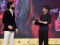 The Bads of Bollywood Preview: Raghav Juyal’s sweet Gesture towards Shah Rukh Khan Melts Hearts Online - Hindi News | The Bads of Bollywood Preview: Raghav Juyal’s sweet Gesture towards Shah Rukh Khan Melts Hearts Online | Latest entertainment News at Lokmattimes.com