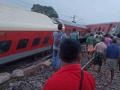 Mumbai-Howrah Train Derailment: Railways Announces Ex-Gratia of Rs 10 Lakh for Families of Deceased - Hindi News | Mumbai-Howrah Train Derailment: Railways Announces Ex-Gratia of Rs 10 Lakh for Families of Deceased | Latest national News at Lokmattimes.com