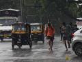 Mumbai Weather Update: IMD Forecasts Moderate Rain Across City; Heavy Downpour Likely in Isolated Areas - Hindi News | Mumbai Weather Update: IMD Forecasts Moderate Rain Across City; Heavy Downpour Likely in Isolated Areas | Latest mumbai News at Lokmattimes.com