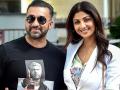 Raj Kundra Fasts With Shilpa on Karva Chauth, Showing Love and Support - Hindi News | Raj Kundra Fasts With Shilpa on Karva Chauth, Showing Love and Support | Latest entertainment News at Lokmattimes.com