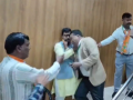 Rajasthan: BJP Leaders Clash During Party Meeting in Presence of State Party Chief Madan Rathore (Watch Video) - Hindi News | Rajasthan: BJP Leaders Clash During Party Meeting in Presence of State Party Chief Madan Rathore (Watch Video) | Latest national News at Lokmattimes.com