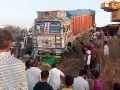 Rajkot Accident: 5 Killed as Truck Collides with Auto-Rickshaw Near Maliyasan in Gujarat (Watch Video) - Hindi News | Rajkot Accident: 5 Killed as Truck Collides with Auto-Rickshaw Near Maliyasan in Gujarat (Watch Video) | Latest national News at Lokmattimes.com