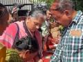 Raksha Bandhan 2024: Sisters Tie Rakhi To Their Imprisoned Brothers In Rajkot Jail (Watch Video) - Hindi News | Raksha Bandhan 2024: Sisters Tie Rakhi To Their Imprisoned Brothers In Rajkot Jail (Watch Video) | Latest national News at Lokmattimes.com