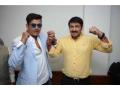 Manoj Tiwari, Ravi Kishan defend Nitish's '8-8, 9-9 children' remark - Hindi News | Manoj Tiwari, Ravi Kishan defend Nitish's '8-8, 9-9 children' remark | Latest politics News at Lokmattimes.com