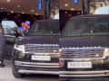 Rohit Sharma Spotted Driving Range Rover With Unique Number Plate Ahead of MI vs RR Match (Watch Video) - Hindi News | Rohit Sharma Spotted Driving Range Rover With Unique Number Plate Ahead of MI vs RR Match (Watch Video) | Latest social-viral News at Lokmattimes.com