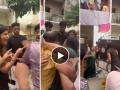 UP: Congress Leader Roshni Kushal and Supporters Thrash Man in Varanasi for Issuing Rape Threats on Social Media; Video Surfaces - Hindi News | UP: Congress Leader Roshni Kushal and Supporters Thrash Man in Varanasi for Issuing Rape Threats on Social Media; Video Surfaces | Latest social-viral News at Lokmattimes.com