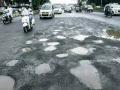Roads get potholes in few months of construction - Hindi News | Roads get potholes in few months of construction | Latest maharashtra News at Lokmattimes.com
