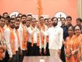Uddhav Thackeray Loyalist, Sadanand Tharwal from Dombivli Joins Eknath Shinde Camp on Eve of Maharashtra Election 2024 - Hindi News | Uddhav Thackeray Loyalist, Sadanand Tharwal from Dombivli Joins Eknath Shinde Camp on Eve of Maharashtra Election 2024 | Latest thane News at Lokmattimes.com