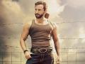 Saif Ali Khan Attacked: Police Finds Two Suspects In CCTV Footage; One Likely Involved in Actor's Assault - Hindi News | Saif Ali Khan Attacked: Police Finds Two Suspects In CCTV Footage; One Likely Involved in Actor's Assault | Latest entertainment News at Lokmattimes.com