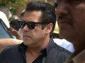 Salman Khan used to distribute food from film sets among the poor reveals his 90s co-star - Hindi News | Salman Khan used to distribute food from film sets among the poor reveals his 90s co-star | Latest entertainment News at Lokmattimes.com