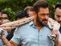 Salman Khan gets death threat allegedly from Goldy Brar for lashing out at Bigg Boss OTT contestant - Hindi News | Salman Khan gets death threat allegedly from Goldy Brar for lashing out at Bigg Boss OTT contestant | Latest entertainment News at Lokmattimes.com