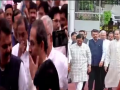 Watch: Former political rivals Devendra Fadnavis and Uddhav Thackeray seen together at Assembly, sparking discussions in political circles - Hindi News | Watch: Former political rivals Devendra Fadnavis and Uddhav Thackeray seen together at Assembly, sparking discussions in political circles | Latest maharashtra News at Lokmattimes.com