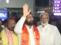 Eknath Shinde receives warm welcome at Lucknow airport - Hindi News | Eknath Shinde receives warm welcome at Lucknow airport | Latest maharashtra News at Lokmattimes.com