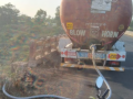 Nashik: Farmers intercept tanker dumping chemical waste, demand action - Hindi News | Nashik: Farmers intercept tanker dumping chemical waste, demand action | Latest maharashtra News at Lokmattimes.com