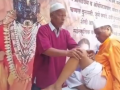 Watch: Muslim man from Hyderabad provides foot massages to warkaris in Pune - Hindi News | Watch: Muslim man from Hyderabad provides foot massages to warkaris in Pune | Latest maharashtra News at Lokmattimes.com