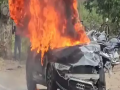 Pune: Outraged villagers burn Mercedes car in response to fatal crash on Daund-Patas road - Hindi News | Pune: Outraged villagers burn Mercedes car in response to fatal crash on Daund-Patas road | Latest maharashtra News at Lokmattimes.com