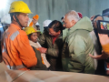 Uttarkashi tunnel rescue: All 41 trapped workers rescued after 17 days - Hindi News | Uttarkashi tunnel rescue: All 41 trapped workers rescued after 17 days | Latest national News at Lokmattimes.com