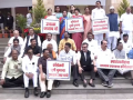 BJP MLAs stage protest outside Maharastra assembly over minister Priyank Kharge's remark on Savarkar - Hindi News | BJP MLAs stage protest outside Maharastra assembly over minister Priyank Kharge's remark on Savarkar | Latest maharashtra News at Lokmattimes.com