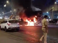 Watch: Moving mixer truck catches fire on Western Express Highway, driver injured - Hindi News | Watch: Moving mixer truck catches fire on Western Express Highway, driver injured | Latest maharashtra News at Lokmattimes.com