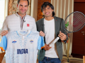 Golden Boy Neeraj Chopra Meets Tennis Legend Roger Federer In Switzerland - Hindi News | Golden Boy Neeraj Chopra Meets Tennis Legend Roger Federer In Switzerland | Latest other-sports News at Lokmattimes.com