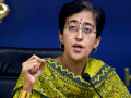 After CM Arvind Kejriwal, Delhi Police at Minister Atishi’s Residence Over ‘MLA Poaching’ Allegation - Hindi News | After CM Arvind Kejriwal, Delhi Police at Minister Atishi’s Residence Over ‘MLA Poaching’ Allegation | Latest national News at Lokmattimes.com