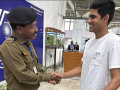 Shubman Gill Meets GT Team-Mate Robin Minz’s Father at Ranchi Airport, Heartwarming Video Goes Viral - Hindi News | Shubman Gill Meets GT Team-Mate Robin Minz’s Father at Ranchi Airport, Heartwarming Video Goes Viral | Latest social-viral News at Lokmattimes.com