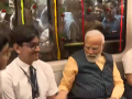 PM Modi Travels With School Students on India’s First Underwater Metro Train in Kolkata (Watch) - Hindi News | PM Modi Travels With School Students on India’s First Underwater Metro Train in Kolkata (Watch) | Latest national News at Lokmattimes.com