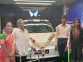 R Praggnanandhaa Thanks Anand Mahindra For Gifting XUV 400 To His Parents; See Post - Hindi News | R Praggnanandhaa Thanks Anand Mahindra For Gifting XUV 400 To His Parents; See Post | Latest other-sports News at Lokmattimes.com