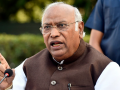 Mallikarjun Kharge Accuses BJP of Misusing ED and CBI for Rs 400 Crore Electoral Bonds - Hindi News | Mallikarjun Kharge Accuses BJP of Misusing ED and CBI for Rs 400 Crore Electoral Bonds | Latest national News at Lokmattimes.com